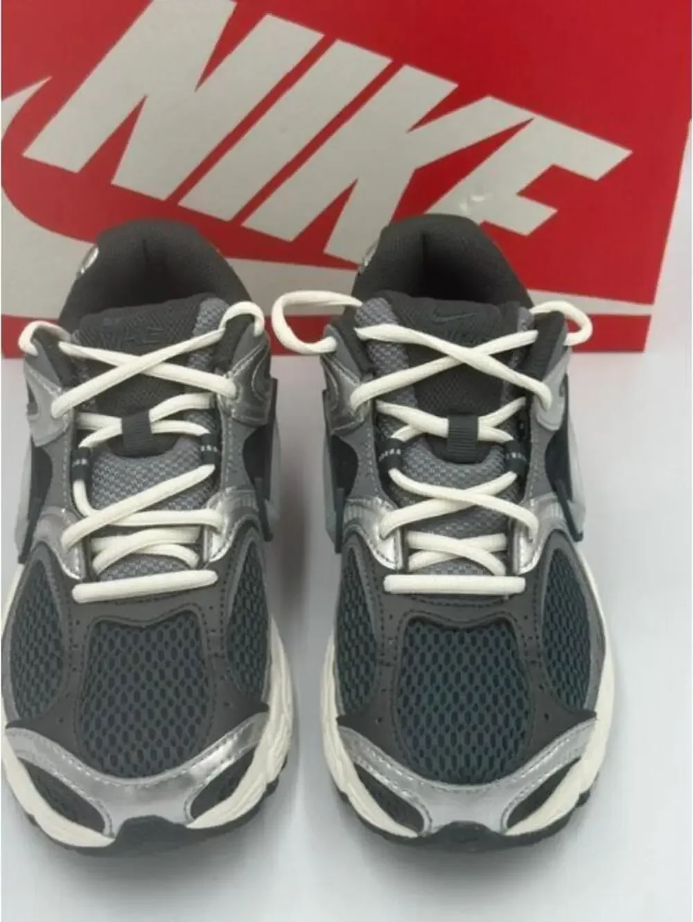 Nike V5 RNR Seaweed Metallic Silver Women'sSize 6.5 - New